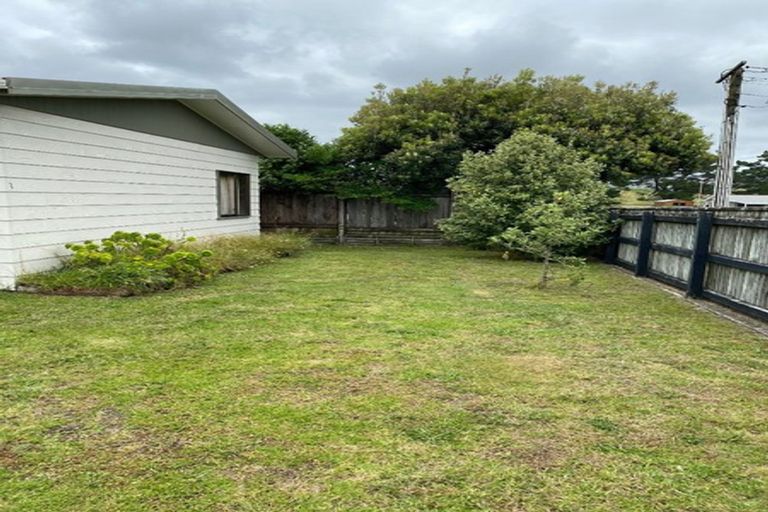 Photo of property in 3 Hodgkins Road, Waikanae Beach, Waikanae, 5036