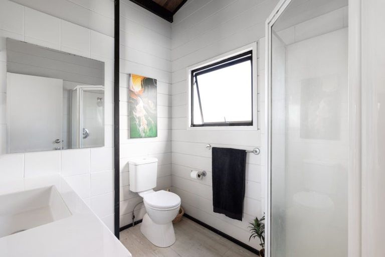 Photo of property in 32 Karewa Parade, Papamoa Beach, Papamoa, 3118