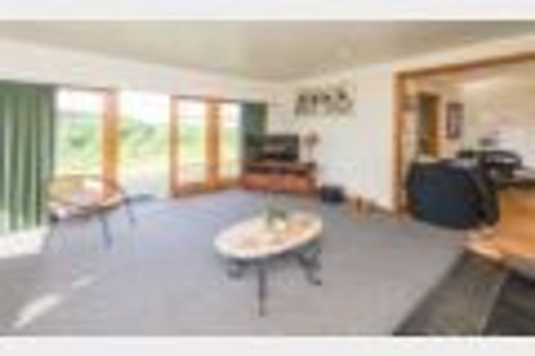 Photo of property in 37 Karewa Street, Castlecliff, Whanganui, 4501