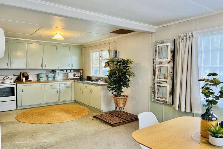 Photo of property in 17 Thyra Street, Dannevirke, 4930