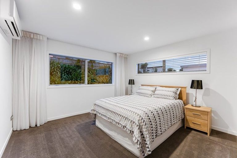 Photo of property in 21 Caldera Drive, Long Bay, Auckland, 0630