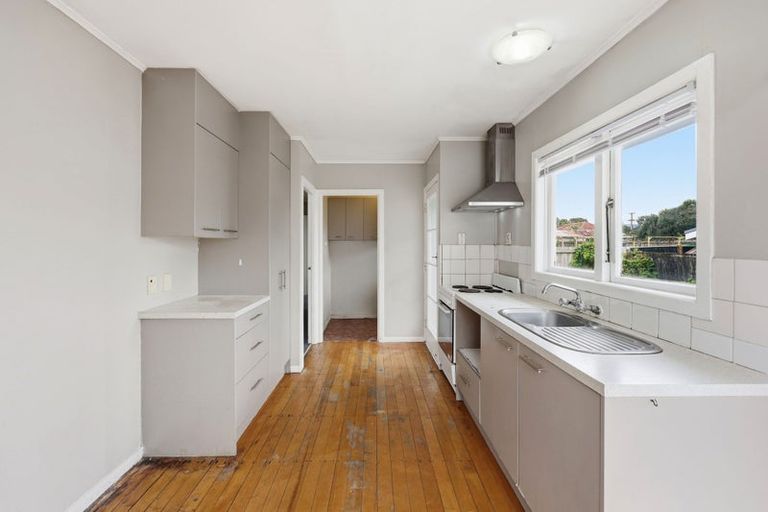 Photo of property in 47 Fairdene Avenue, Henderson, Auckland, 0610