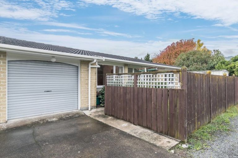 Photo of property in 12 Leybourne Avenue, Waikanae, 5036