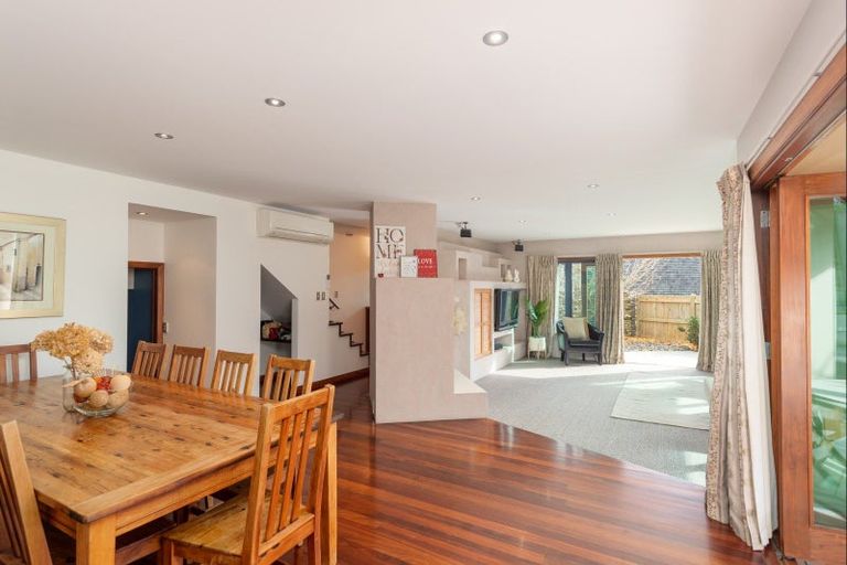 Photo of property in 2/3 Gard Street, Silverstream, Upper Hutt, 5019