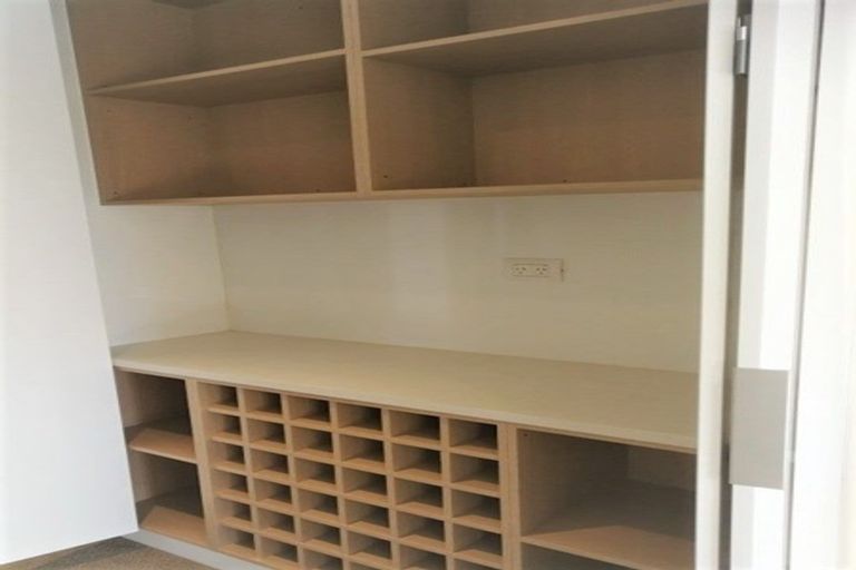 Photo of property in 18 Ramillies Place, Glenfield, Auckland, 0629