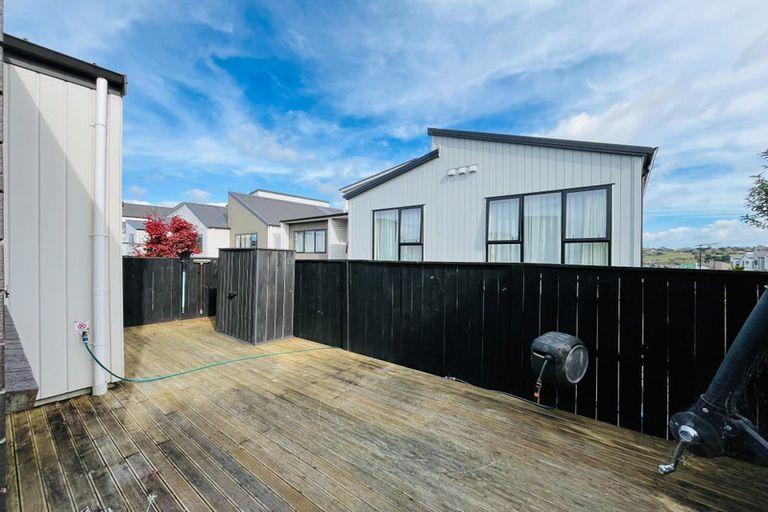 Photo of property in 1 Heri Lane, Westgate, Auckland, 0814