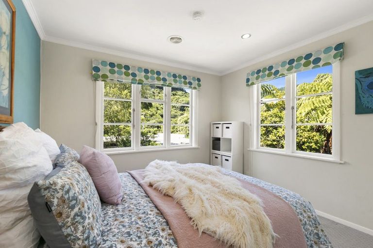 Photo of property in 54 Collins Avenue, Tawa, Wellington, 5028