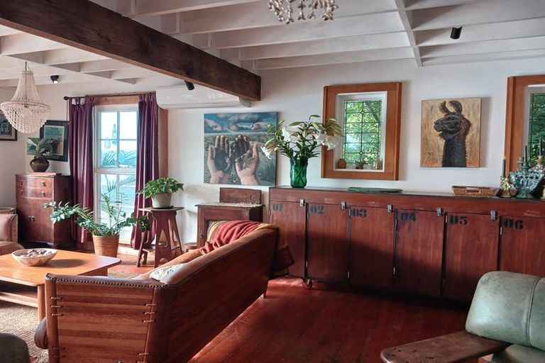 Photo of property in 102 Beach Road, Onerahi, Whangarei, 0110