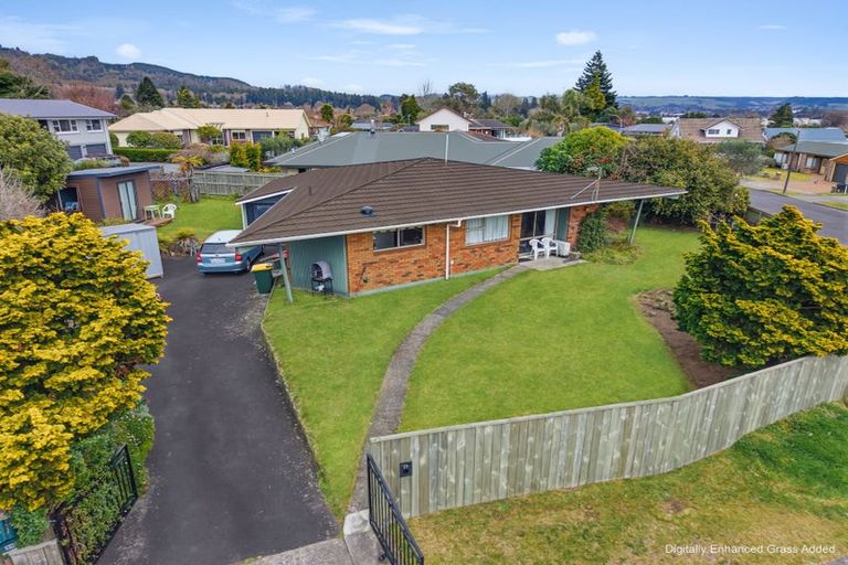 Photo of property in 17 Burton Place, Owhata, Rotorua, 3010