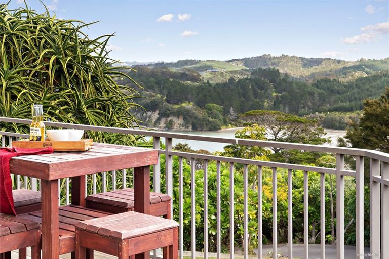 Photo of property in 170 Wade River Road, Wade Heads, Whangaparaoa, 0932