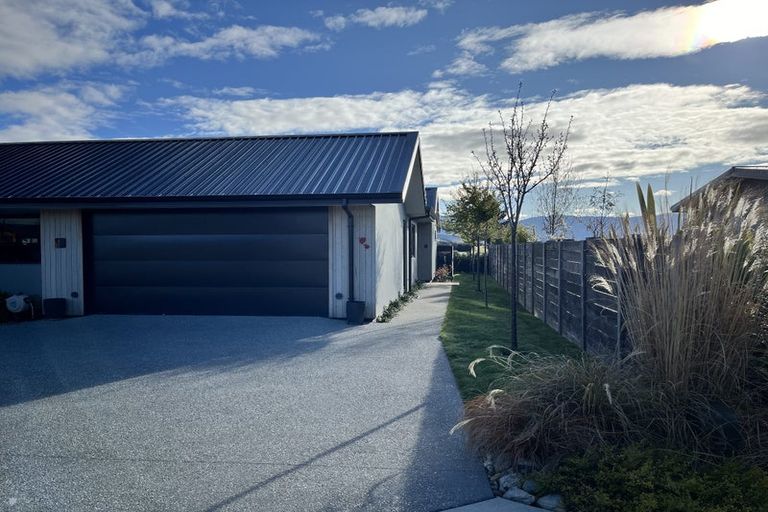 Photo of property in 8 Tahi Street, Albert Town, Wanaka, 9305