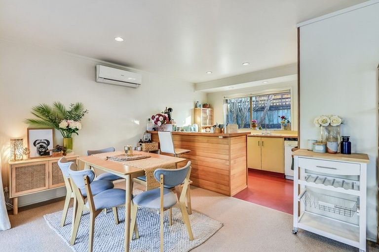 Photo of property in 15b Taylor Terrace, St Andrews, Hamilton, 3200