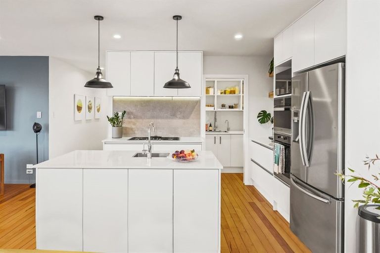 Photo of property in 20 Gloria Avenue, Te Atatu Peninsula, Auckland, 0610