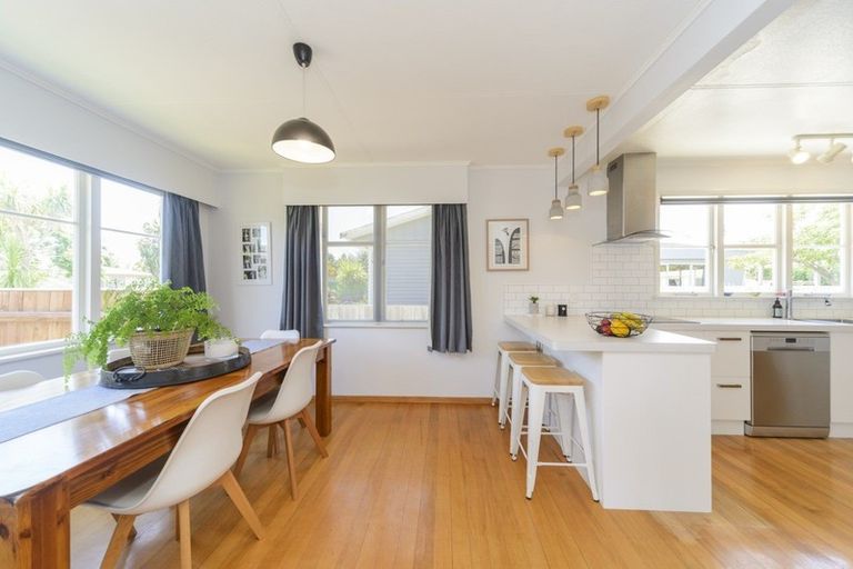 Photo of property in 22 Akaroa Avenue, Awapuni, Palmerston North, 4412