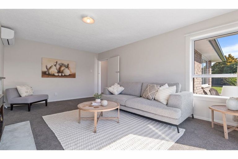 Photo of property in 18 Horton Place, Avondale, Christchurch, 8061