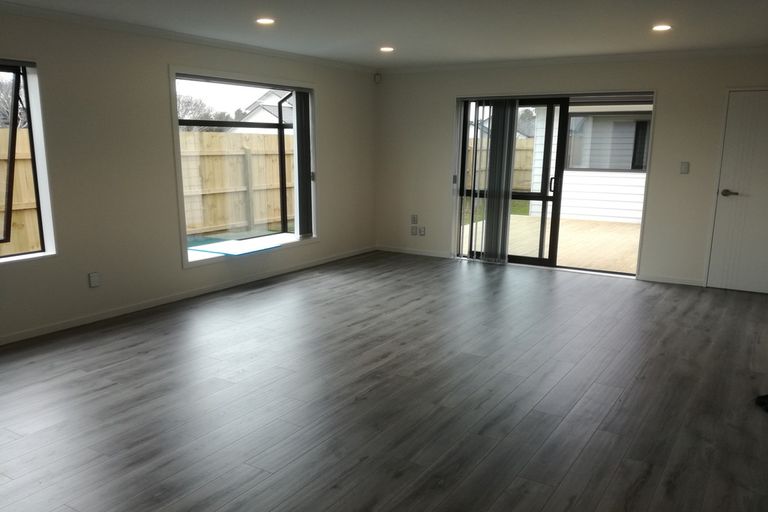 Photo of property in 11 Amokura Avenue, Takanini, 2112