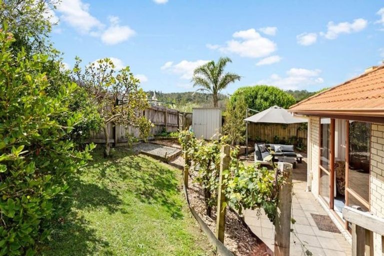 Photo of property in 69 Roberta Crescent, Orewa, 0931