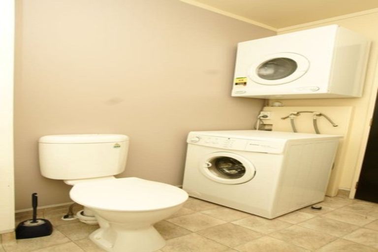 Photo of property in 8/3 Kelvin Grove, Te Aro, Wellington, 6011