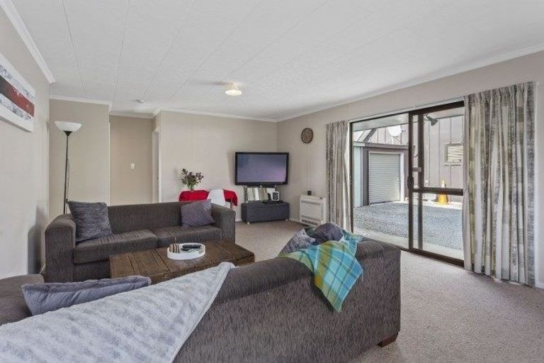 Photo of property in 6b Martyn Street, Rangiora, 7400