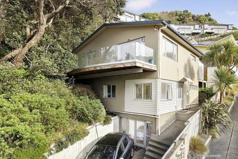 Photo of property in 15 Onslow Road, Khandallah, Wellington, 6035