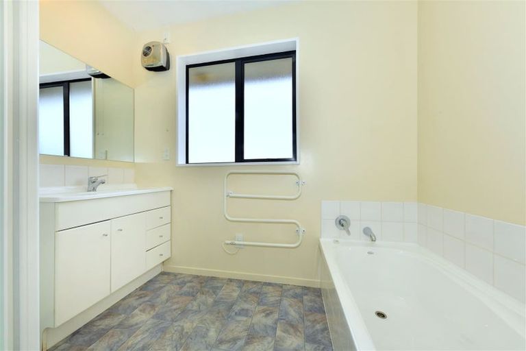 Photo of property in 26 Sanctuary Gardens, Shirley, Christchurch, 8052