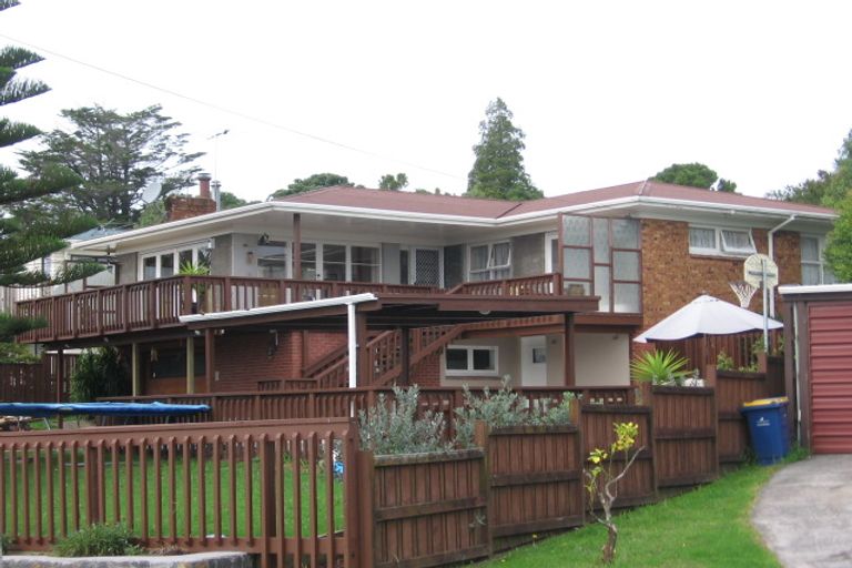 Photo of property in 7 Deane Avenue, Titirangi, Auckland, 0604