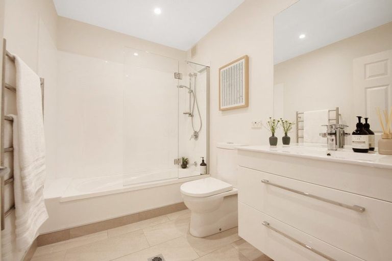 Photo of property in 4/148 Evans Bay Parade, Roseneath, Wellington, 6021