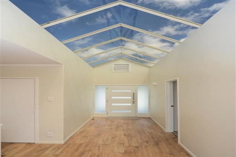 Photo of property in 27 Mcmillan Place, Mellons Bay, Auckland, 2014