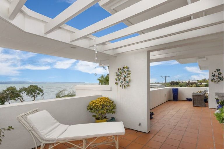 Photo of property in 14 Charles Street, Westshore, Napier, 4110