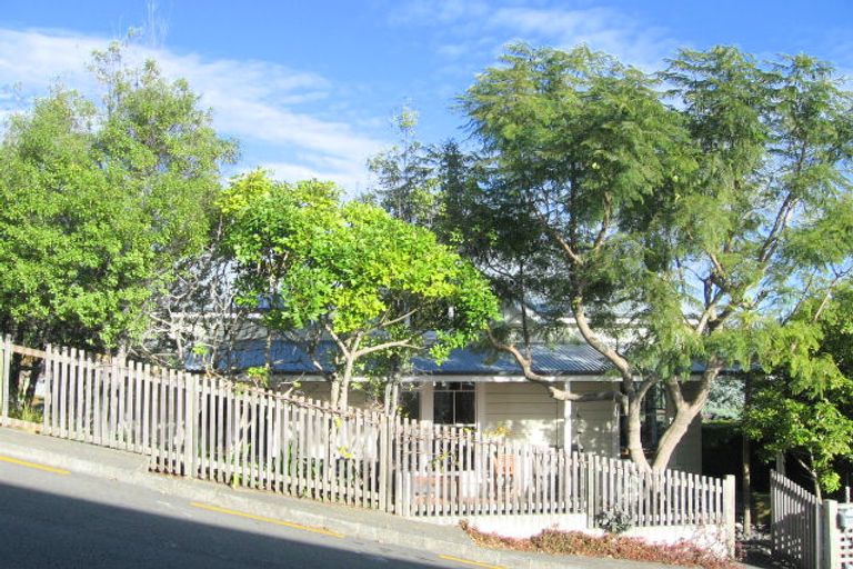 Photo of property in 122 Chaucer Road, Hospital Hill, Napier, 4110