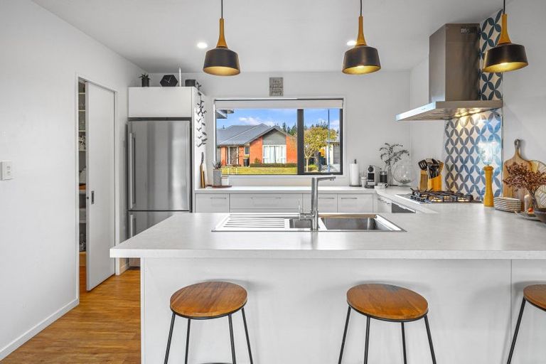 Photo of property in 6 Waimarie Street, Pegasus, 7612