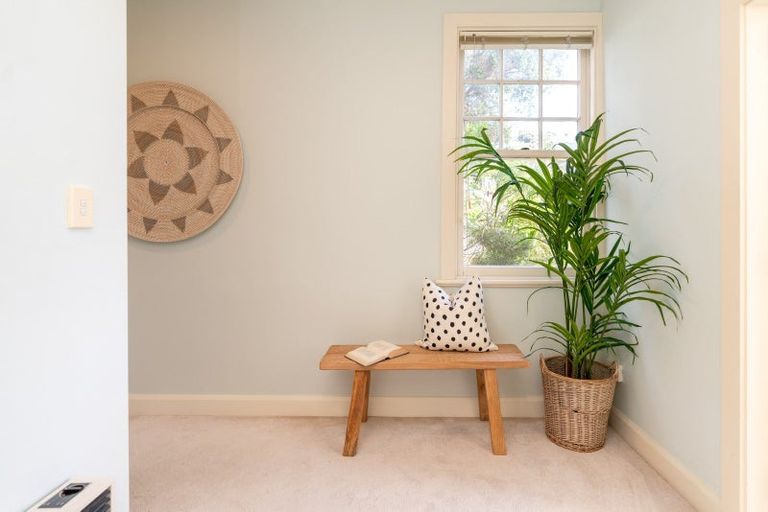 Photo of property in 50 The Crescent, Roseneath, Wellington, 6011