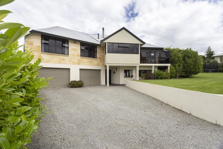 Photo of property in 2 Evered Street, Weston, Oamaru, 9401