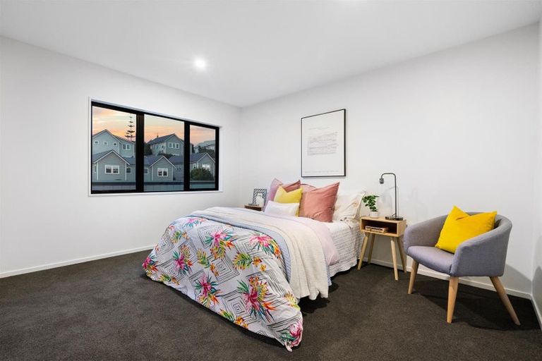 Photo of property in 100 Parkview Drive, Gulf Harbour, Whangaparaoa, 0930