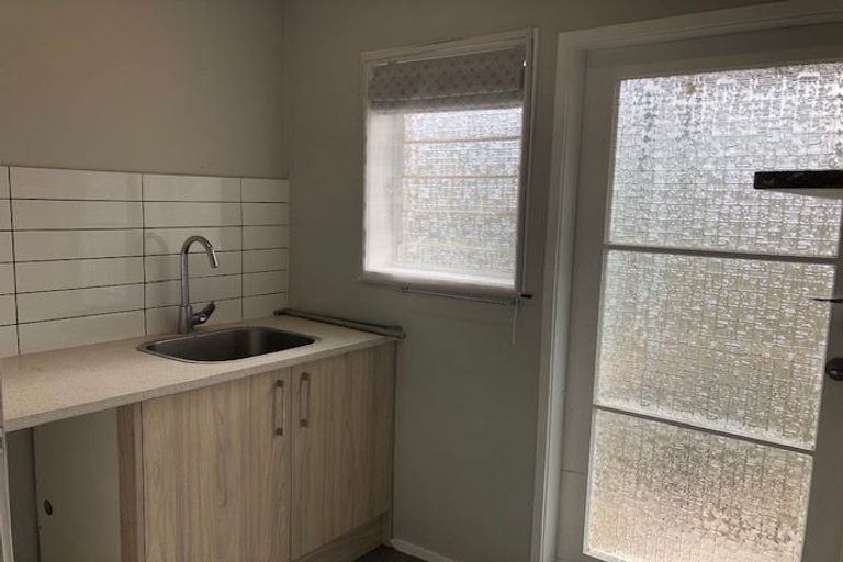 Photo of property in 28 Killarney Avenue, Torbay, Auckland, 0630