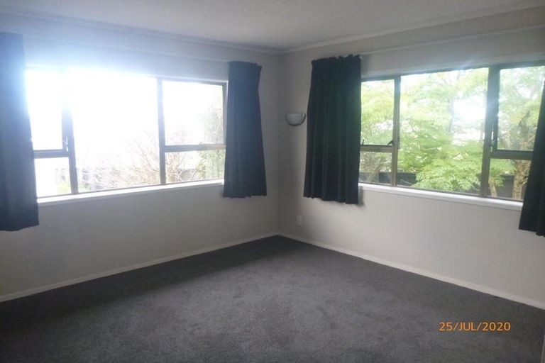Photo of property in 33 Oreil Avenue, West Harbour, Auckland, 0618