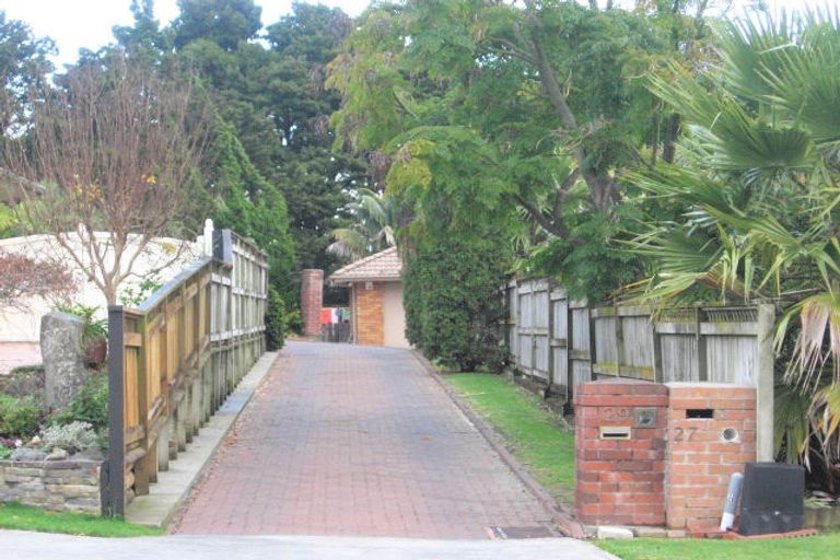 Photo of property in 27 Kuripaka Crescent, The Gardens, Auckland, 2105