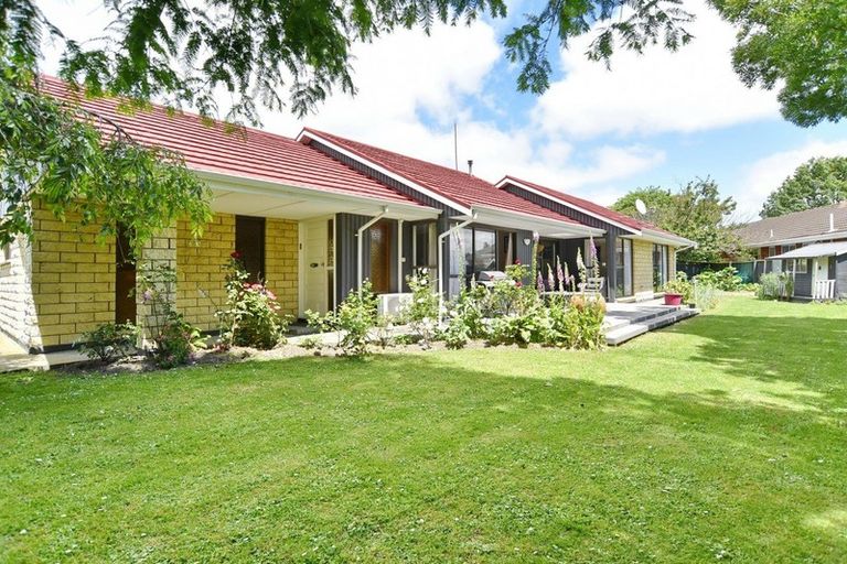 Photo of property in 12 Mayo Place, Belfast, Christchurch, 8051