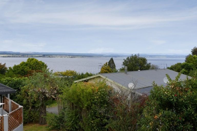 Photo of property in 3b Isobel Street, Acacia Bay, Taupo, 3330