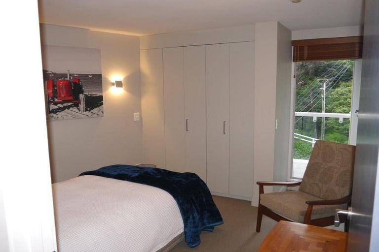 Photo of property in The Capital, 28/370 Oriental Parade, Oriental Bay, Wellington, 6011