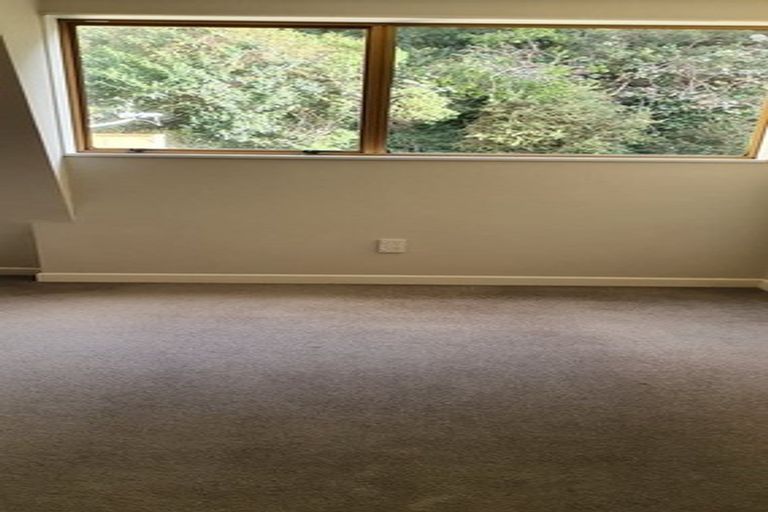 Photo of property in 95 Churton Drive, Churton Park, Wellington, 6037