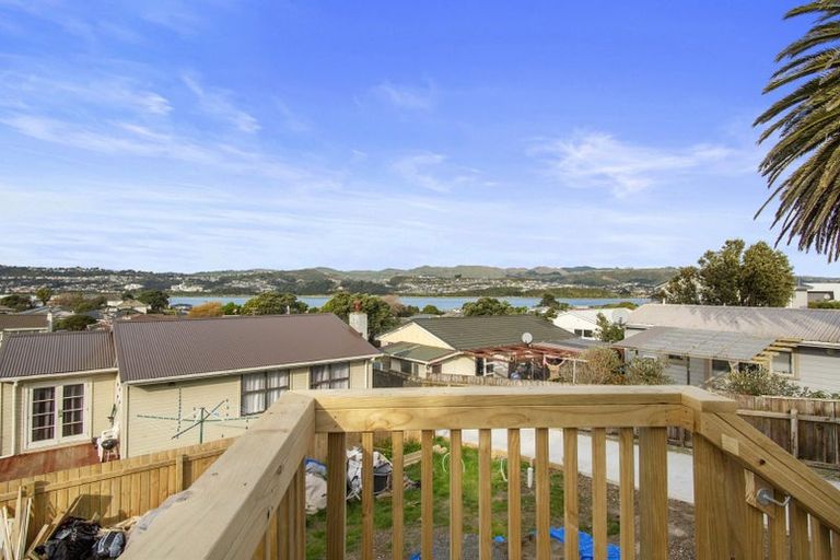 Photo of property in 104a Te Pene Avenue, Titahi Bay, Porirua, 5022