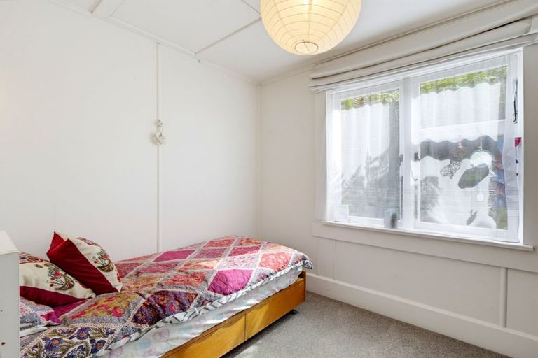 Photo of property in 10 Cornwall Road, Lyttelton, 8082