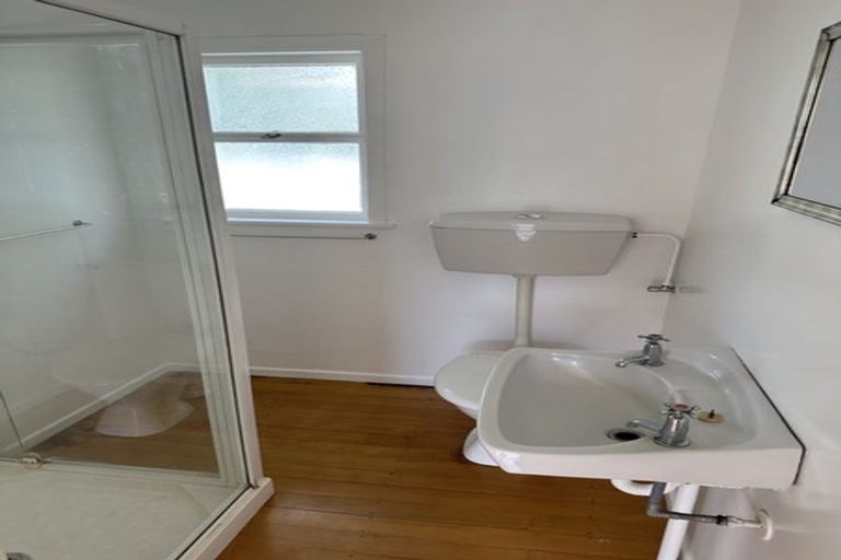 Photo of property in 1/8 Craig Road, Milford, Auckland, 0620