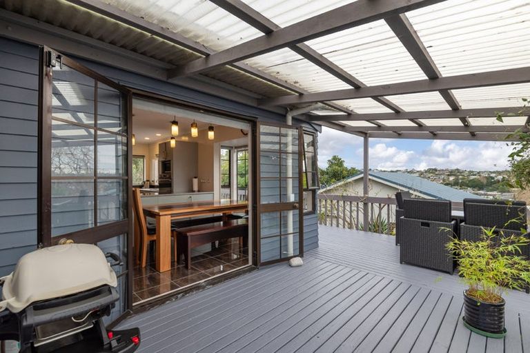 Photo of property in 2/133 Ocean View Road, Hillcrest, Auckland, 0627