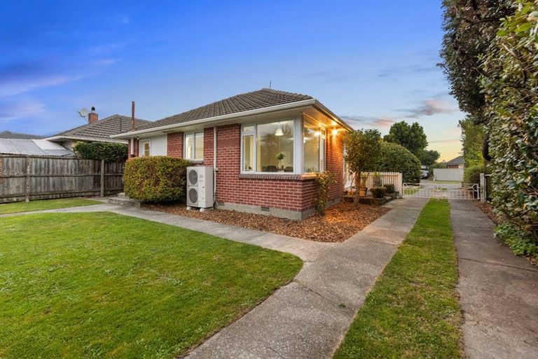 Photo of property in 22 Mappleton Avenue, Burnside, Christchurch, 8053