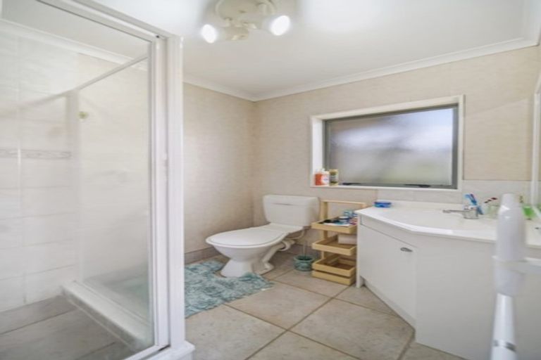 Photo of property in 5 Harobed Place, Weymouth, Auckland, 2103