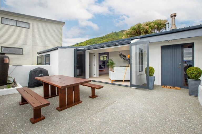 Photo of property in 5 Kotare Street, Waikanae, 5036