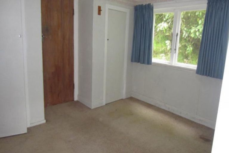 Photo of property in 102 Rangituhi Crescent, Takapuwahia, Porirua, 5022