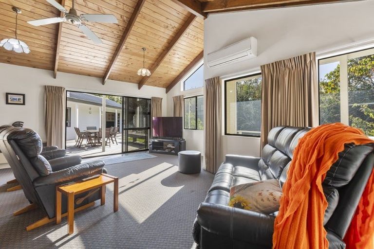 Photo of property in 60 Veale Road, Ridgewood, New Plymouth, 4371